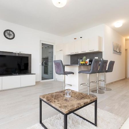 Apartments Tony Малий Лошинь Екстер'єр фото