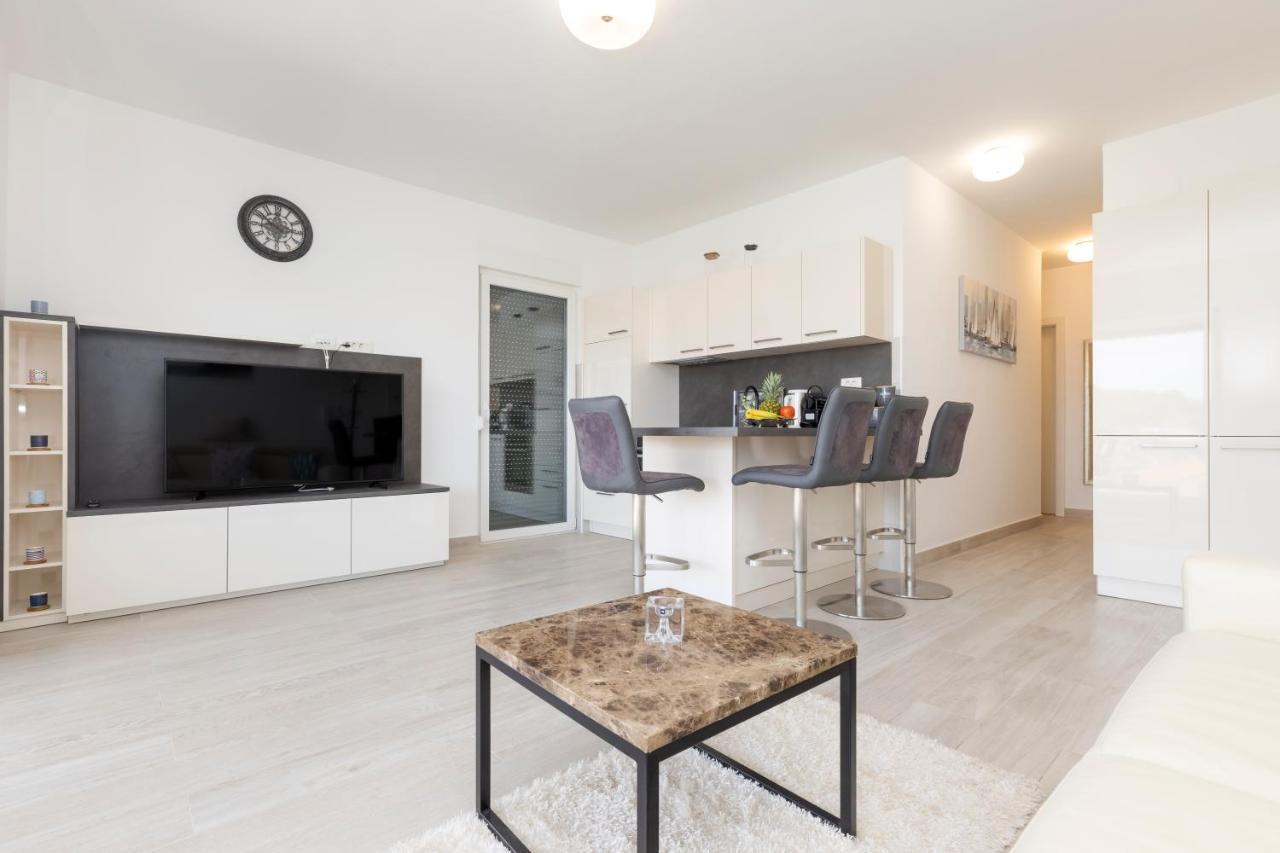 Apartments Tony Малий Лошинь Екстер'єр фото