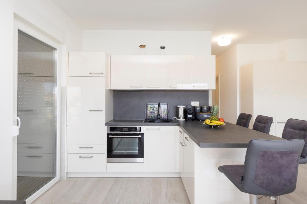 Apartments Tony Малий Лошинь Екстер'єр фото
