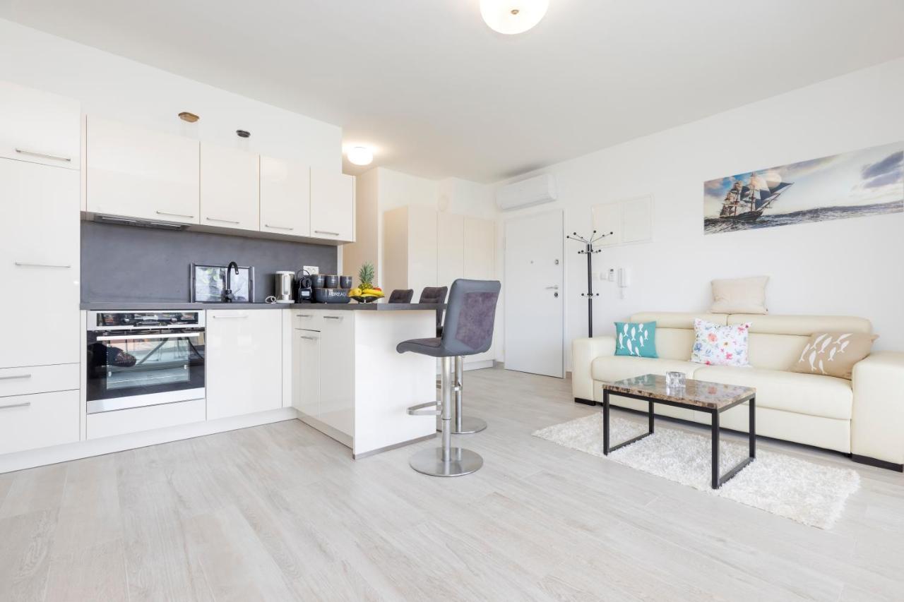 Apartments Tony Малий Лошинь Екстер'єр фото