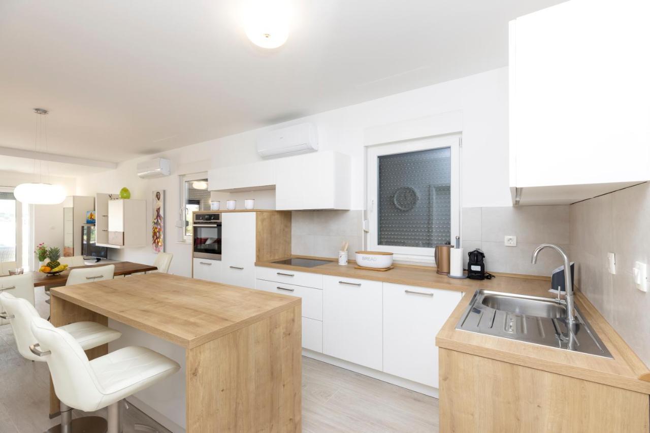 Apartments Tony Малий Лошинь Екстер'єр фото