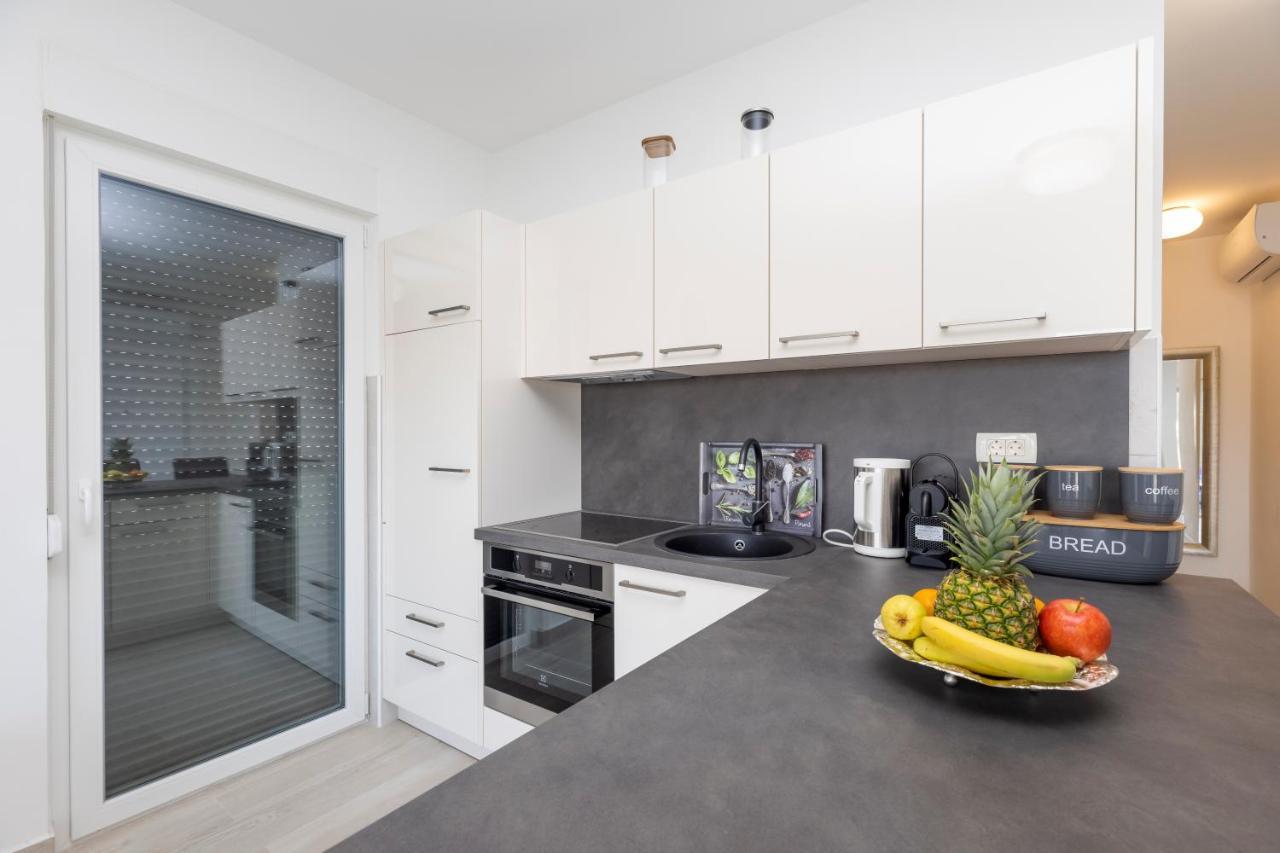 Apartments Tony Малий Лошинь Екстер'єр фото